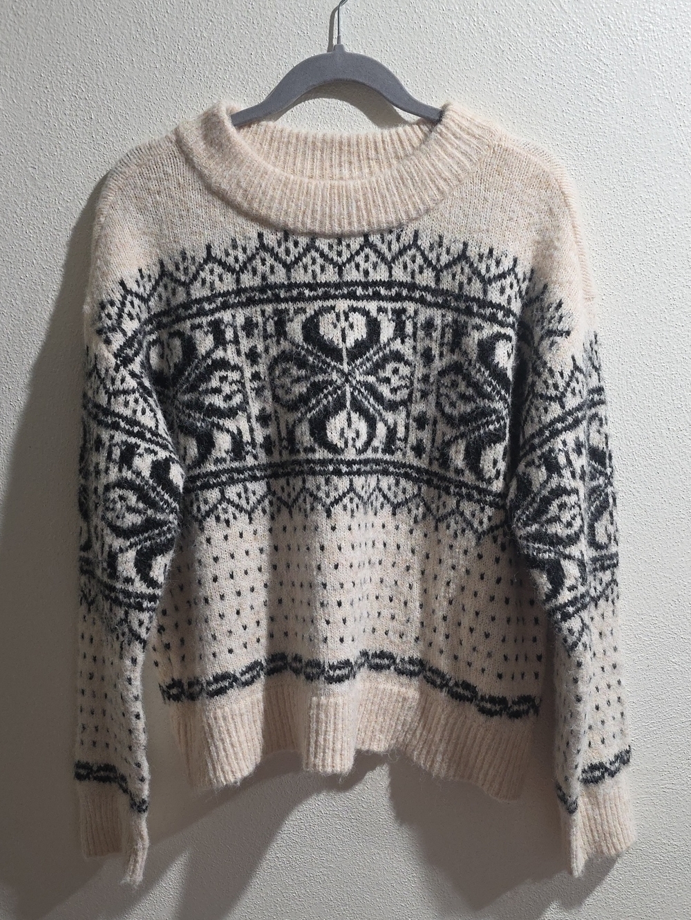 NWT Universal Threads Soft Fuzzy Alpine Sweater